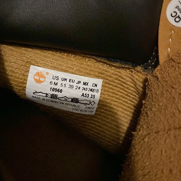 Timberland waterproof boots Size 6 boys/men - Picture 3 of 5